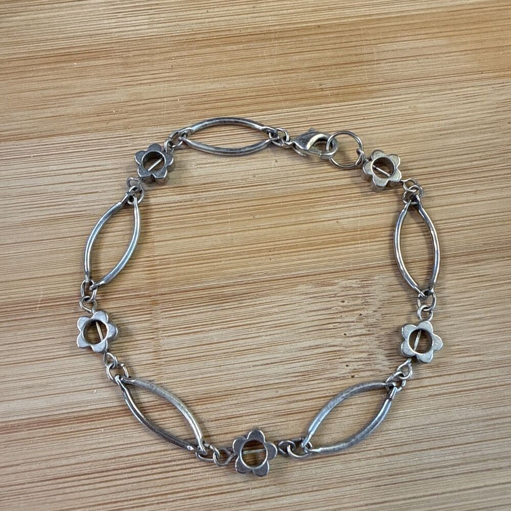 DAINTY FLORAL SILVER BRACELET UNBRANDED
